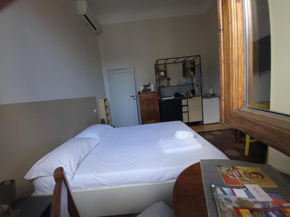 Homely Flat 10 Minutes From The Centre Apartamento Florencia